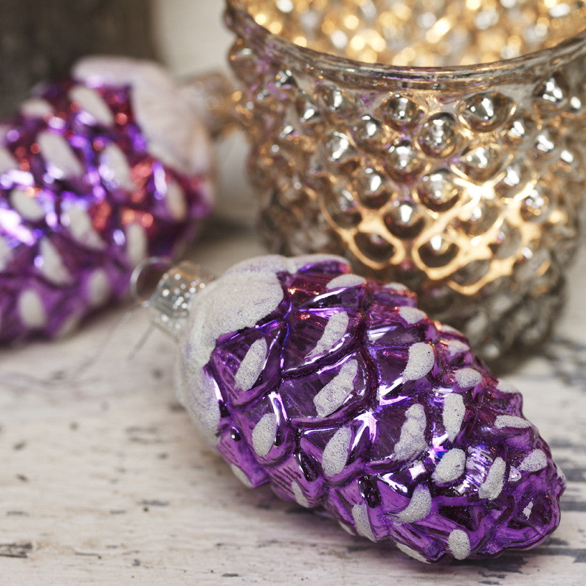 Vintage Pine Cone Bauble